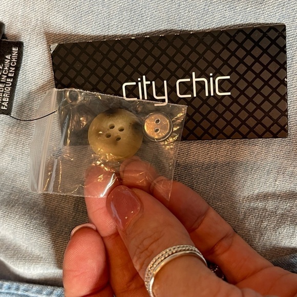 City Chic Soft Denim Dress chambray tortoiseshell buttons short sleeves Sz XL/22 - Picture 12 of 13